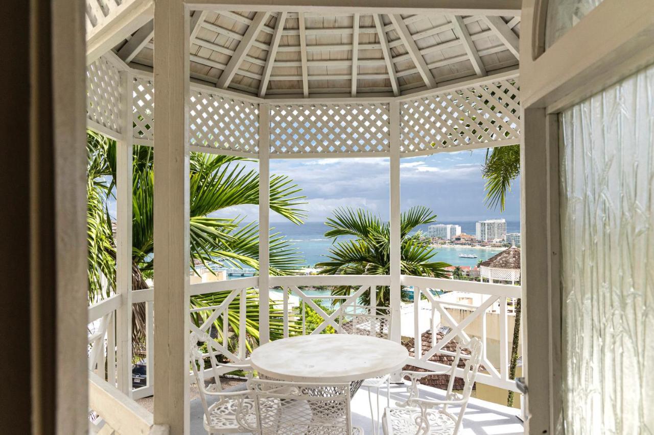 Pampered In Paradise Near Ian Fleming Airport Ocj 奥乔里奥斯 外观 照片