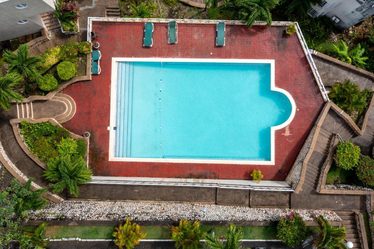 Pampered In Paradise Near Ian Fleming Airport Ocj 奥乔里奥斯 外观 照片